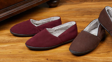ENJOY THE LUXURY OF THE MAGNIFICENT SHEEPSKIN WITH MEN’S SLIPPERS