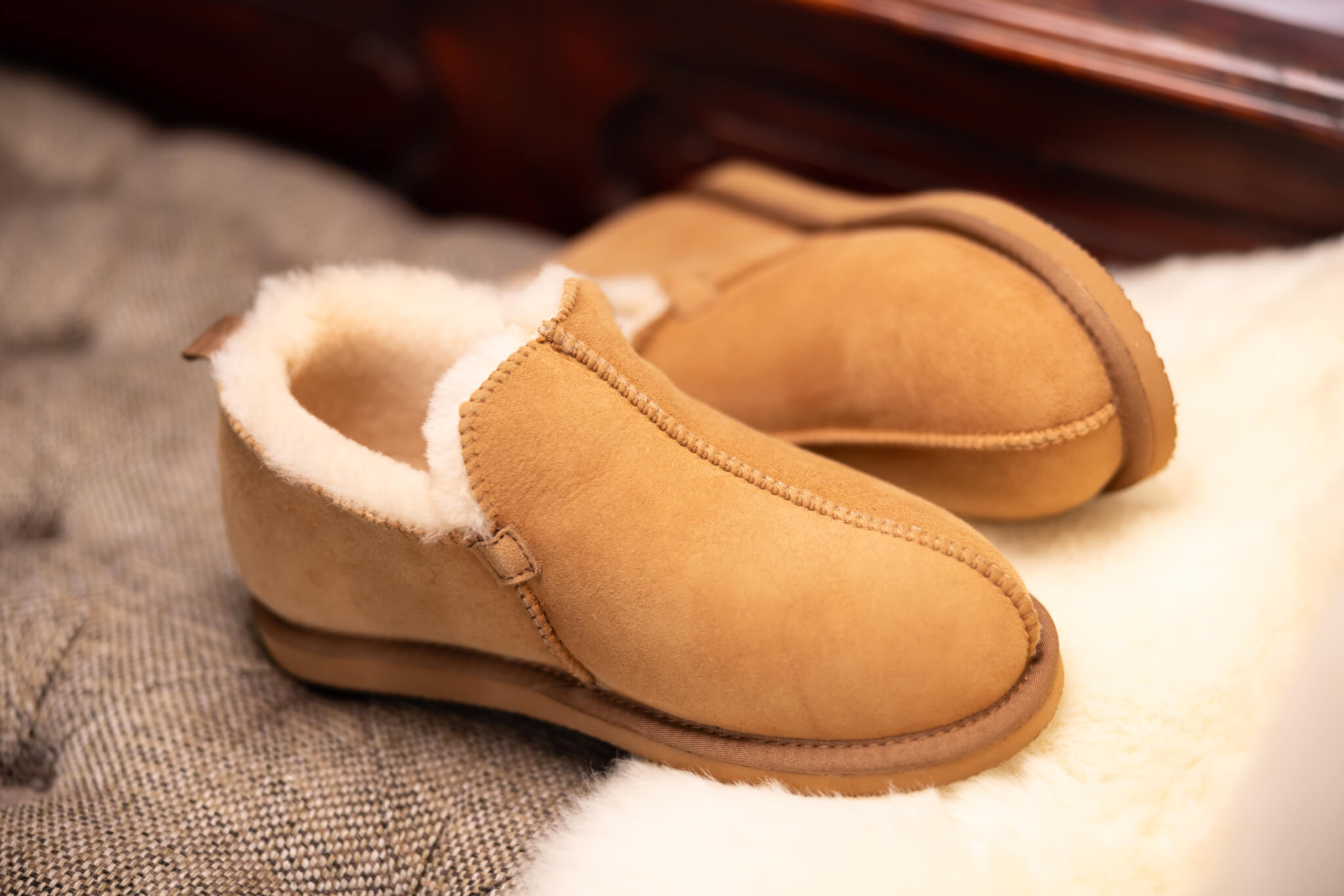  NOAH MENS SHEEPSKIN BOOTIE SLIPPERS