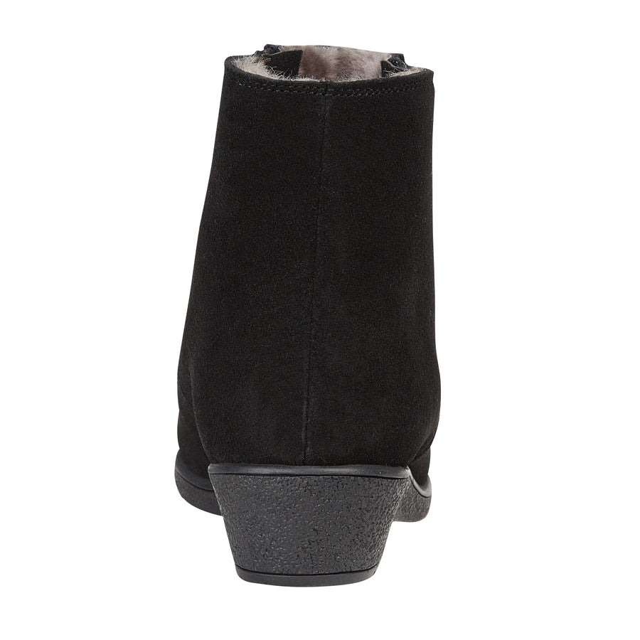 CAMBRIDGE Womens Sheepskin Boots