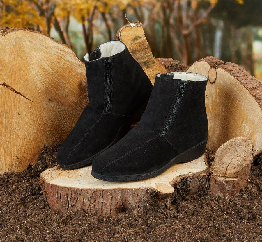 CAMBRIDGE Womens Sheepskin Boots