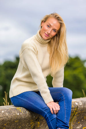 RELAXED ROLL NECK ECRU