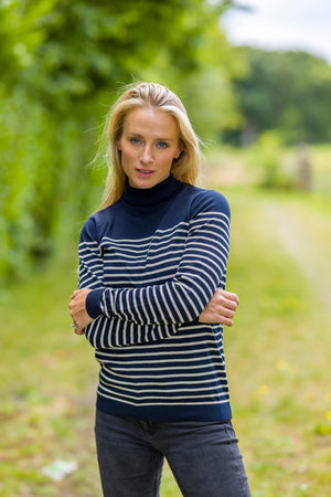 CHIC NAVY STRIPE TOP