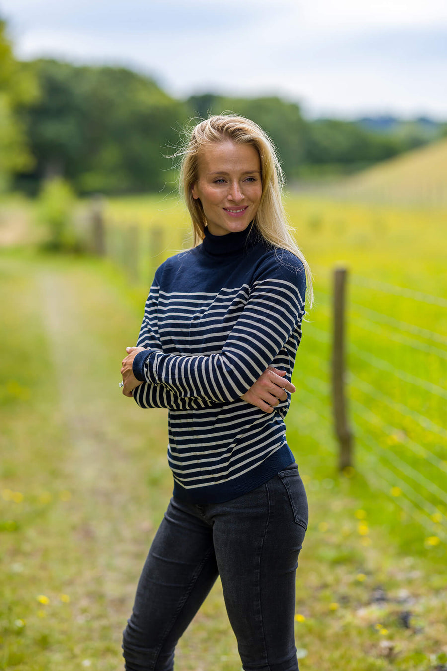 CHIC NAVY STRIPE TOP